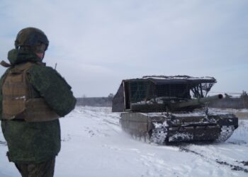 Танкисты, недавно вернувшиеся с переднего края, продолжают совершенствовать своё мастерство