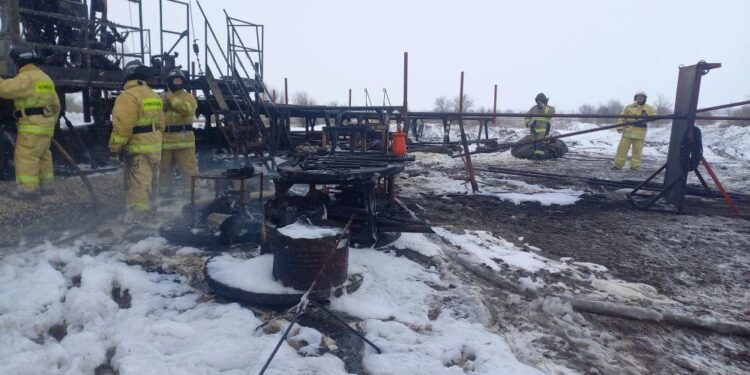 В Самарской области произошел пожар на нефтяной скважине — пострадали четыре человека