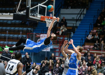 Баскетбольная «Самара» одержала вторую победу в сезоне