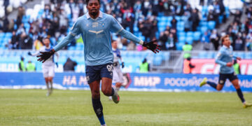 «Крылья Советов» выиграли у махачкалинского «Динамо», «Акрон» не совладал со «Спартаком»