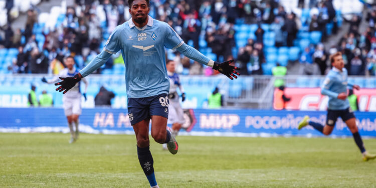 «Крылья Советов» выиграли у махачкалинского «Динамо», «Акрон» не совладал со «Спартаком»