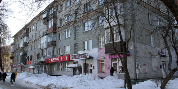 Изгнанная из ДУИ Самары чиновница покрывала родственные коррупционные схемы