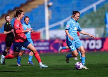 Самарские футболистки одержали первую домашнюю победу в сезоне