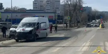 В Самаре следователи устанавливают обстоятельства ДТП с участием скорой помощи