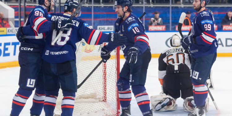 Хоккеисты «Лады» завершили сезон победой, но задачу не выполнили
