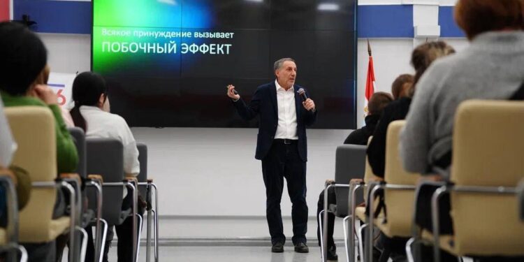 Сбер объединил самарских педагогов для обсуждения новых подходов к образованию