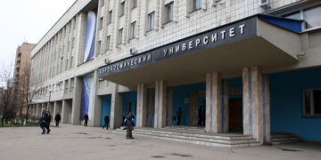 Сотрудники Самарского университета требуют вернуть вузу его аэрокосмическое название