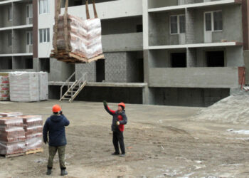 Самарские застройщики обеспечат сдачу квартир дольщикам в срок. Почти все