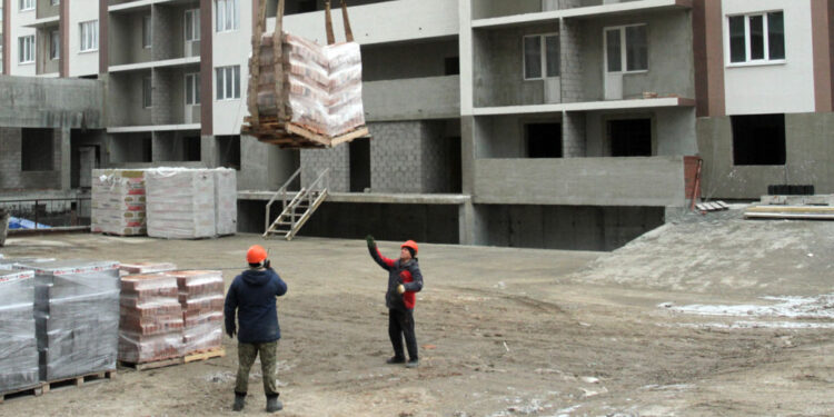 Самарские застройщики обеспечат сдачу квартир дольщикам в срок. Почти все