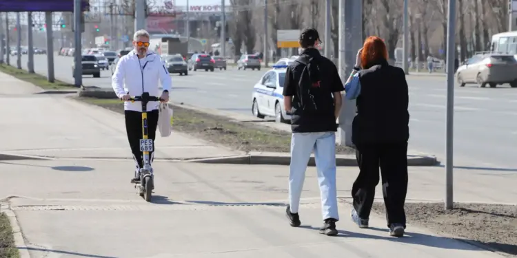 В Самаре стартовали масштабные рейды ГАИ по контролю за электросамокатами