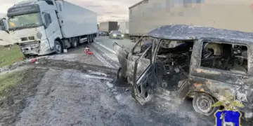 В Самарской области водитель УАЗ погиб в загоревшемся после ДТП с большегрузом авто