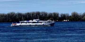 В Самарской области из-за шквалистого ветра остановлена пассажирская переправа