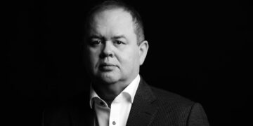 Дмитрий Сурьянинов: «Все авторское, то, что не звучит стандартно, — будет существовать»