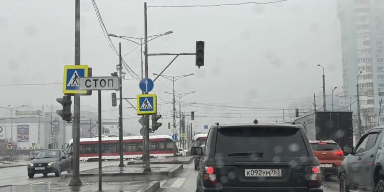 В Самаре встало Московское шоссе из-за неработающих светофоров 