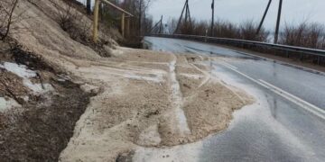 В Самарской области из-за оползня завалило трассу «Урал» — Ширяево