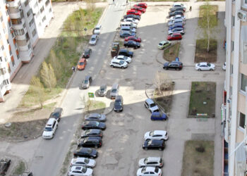 В самарских новостройках парковок может стать вдвое меньше