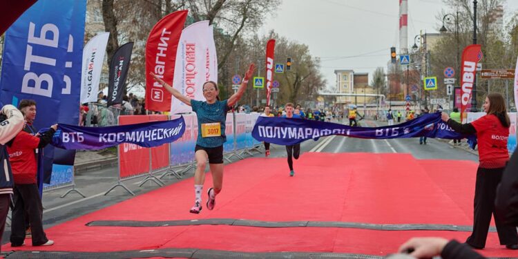 «Космический полумарафон» в Самаре поставил рекорд по количеству участников
