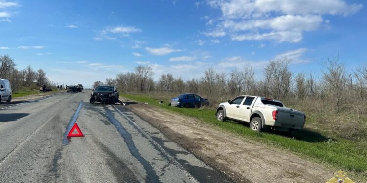 В Самарской области в массовом ДТП с участием пяти авто пострадали четверо водителей