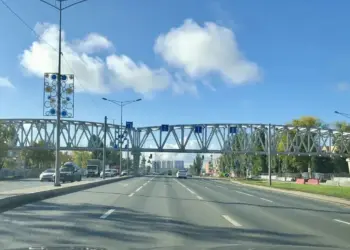 В Самаре после иска прокуратуры привели в порядок надземный переход в поселке Мехзавод