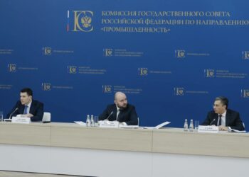 Вячеслав Федорищев (в центре) провел заседание Госсовета по промышленности, фото:   samregion.ru