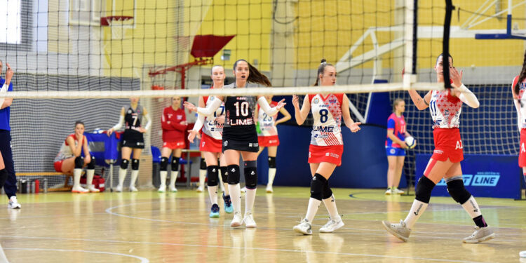 Участник самарских праймериз «ЕР» закрыл женский волейбольный клуб