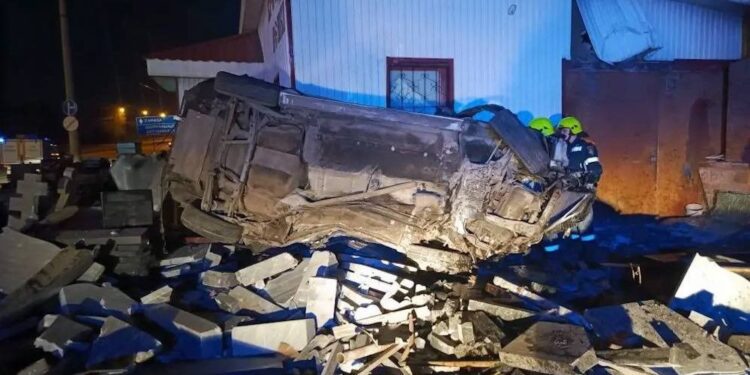 В Самарской области водитель иномарки погиб, врезавшись в десятки памятников