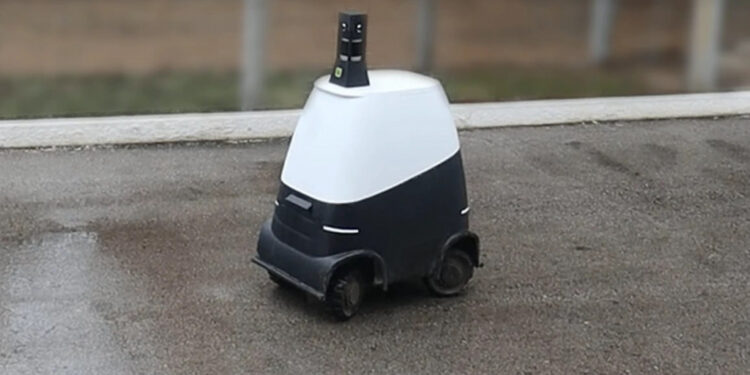 Робокоп уже с нами: в самарских колониях протестировали робота-патрульного