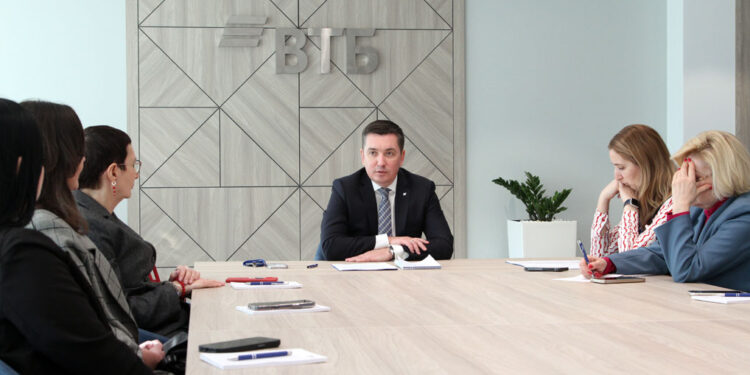 Объем привлеченных средств СМБ в банке ВТБ Самарской области в 2025 году вырос до 81,6 млрд рублей