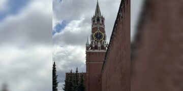 Разведка боем: БпЛА ВСУ атакуют Москву, зондируя систему ПВО перед Днем Победы