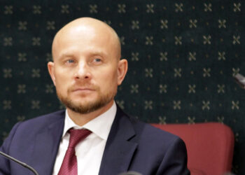 Минимущество распорядится наружной рекламой и свободными землями Самары
