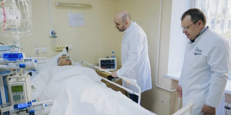 Состояние пострадавшего от атаки БПЛА в Самаре остается тяжелым