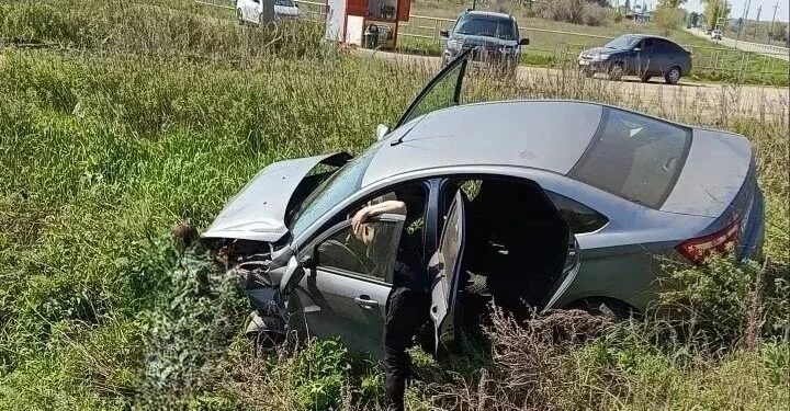 В Самарской области в лобовом столкновении на трассе пострадали пятеро человек