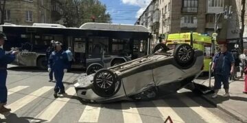 В Самаре в ДТП с автобусом пострадали четверо, включая ребенка