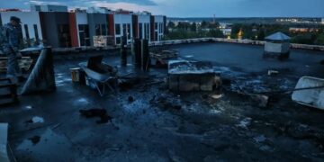 В результате взрыва и пожара на крыше дома в самарском поселке Мехзавод никто не пострадал