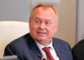 Глава ВТБ посоветовал хранить деньги на депозитах и спрогнозировал скорое оживление экономики