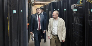 Симонов выходит на связь