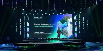 Космонавт Олег Кононенко пообщается с участниками конференции от Сбера