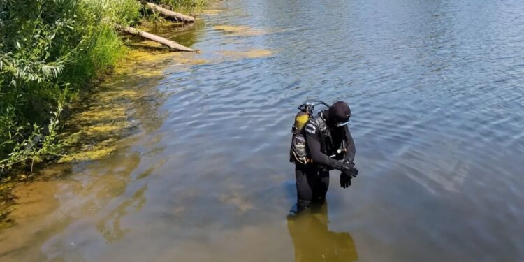 В Чапаевске водолазы нашли тело утонувшего мужчины в озере Березовое