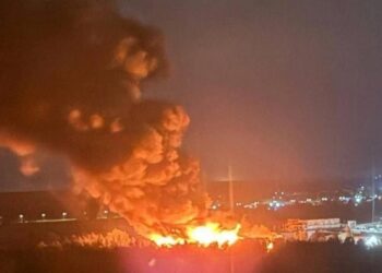 Мощные пожары в Киеве: Россия разгромила завод «Самсунг-Украина» и цех БПЛА