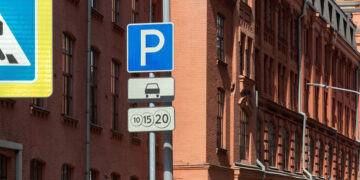 В центре Самары тысячи платных парковок должны уменьшить пробки на дорогах