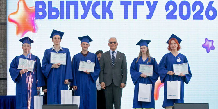 «Тольяттиазот» наградил выпускников института химии ТГУ, окончивших обучение с отличием, и целевиков