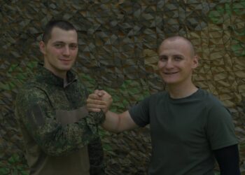 Командир встретил бывшего подчинённого в зоне СВО: рядовой стал замкомвзвода