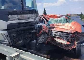 В Самарской области еще одна легковушка влетела под фуру