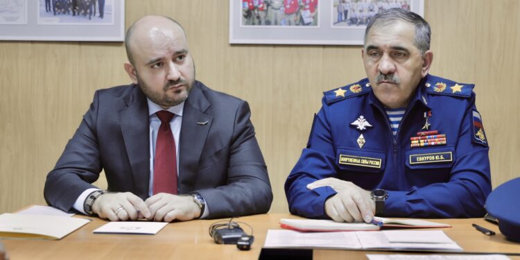 Губернатор Самарской обсудил вопросы безопасности региона с замминистра обороны Евкуровым