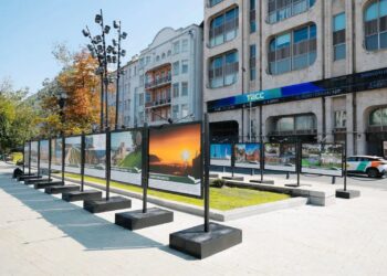 В центре Москвы открылась фотовыставка к 440-летию Самары