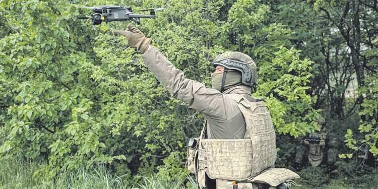 Инженеры-сапёры ЦВО осваивают БпЛА: в центре готовят операторов для дистанционного минирования