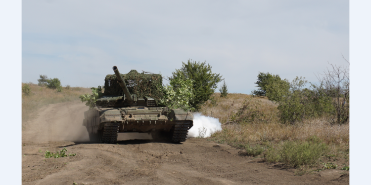 Экипаж танка Т-72 Б3М группировки войск «Центр» громит опорные пункты ВСУ