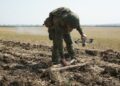 Бойцы БпС группировки «Центр» расчищают путь штурмовым группам