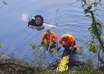 В Самарской области водитель утонул вместе с авто в реке Большой Кинель