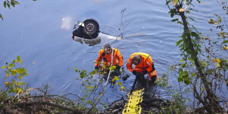 В Самарской области водитель утонул вместе с авто в реке Большой Кинель